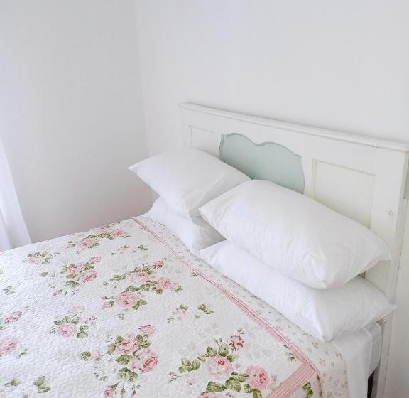 اتاق استاندارد با سرویس بهداشتی مشترک, @336 Bourke