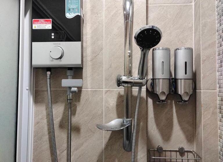 스탠다드 룸 킹사이즈 침대, Baan Pak Arom Resort Chanthaburi