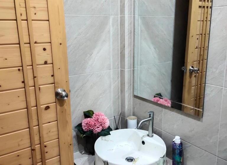 스탠다드 룸 킹사이즈 침대, Baan Pak Arom Resort Chanthaburi