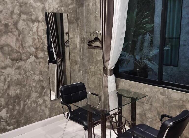 스탠다드 룸 킹사이즈 침대, Baan Pak Arom Resort Chanthaburi