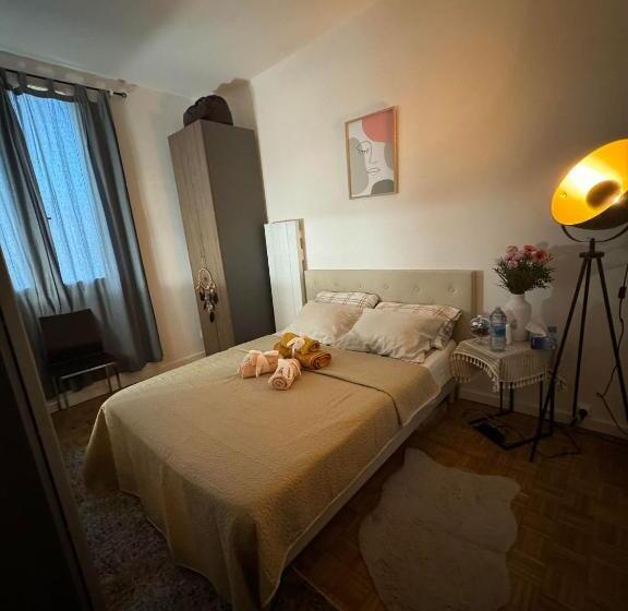 ガーデンビュースタンダードルーム, Near The Palace Of Versailles Breakfast+parking