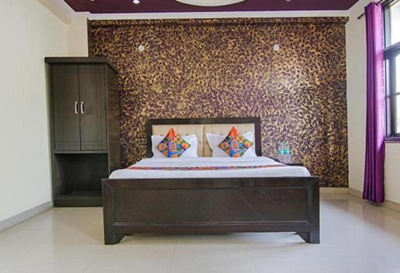 Quarto Familiar, Fabhotel Cp Palace Race Course