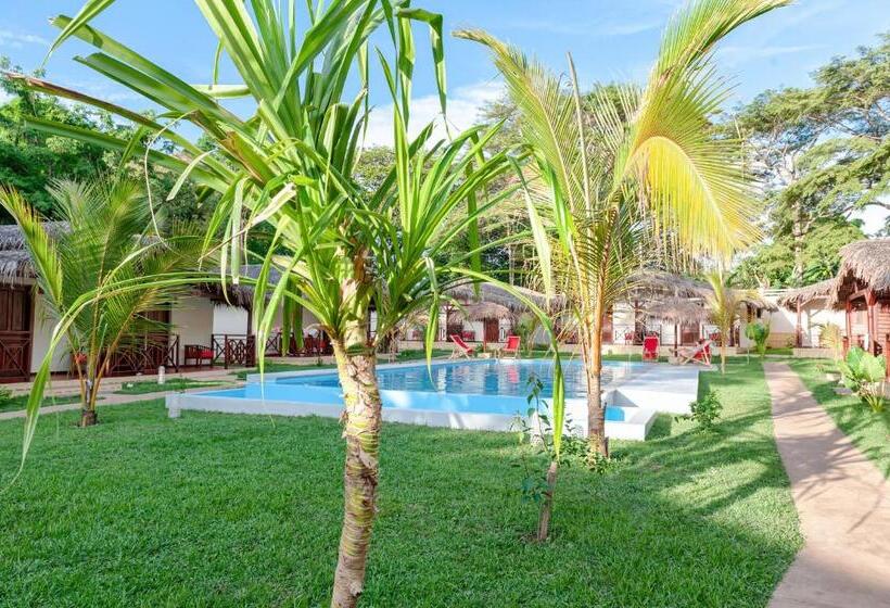 اتاق استاندارد سه تخته با چشمانداز استخر, Blue Sky Resort