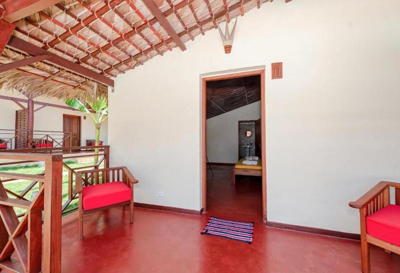 اتاق استاندارد با چشمانداز استخر, Blue Sky Resort