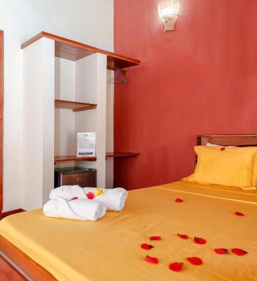 اتاق استاندارد با چشمانداز استخر, Blue Sky Resort