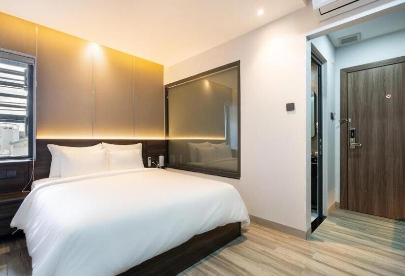 اتاق استاندارد, Cát Anh