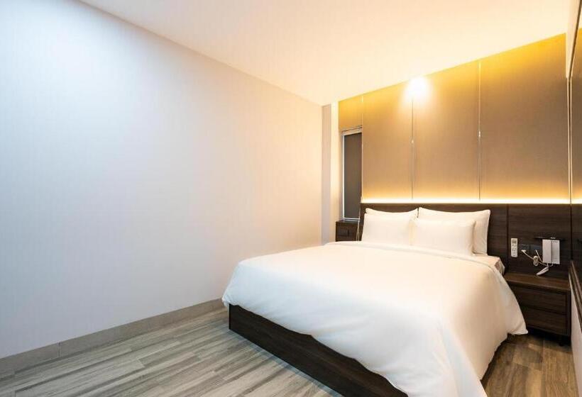 اتاق استاندارد, Cát Anh