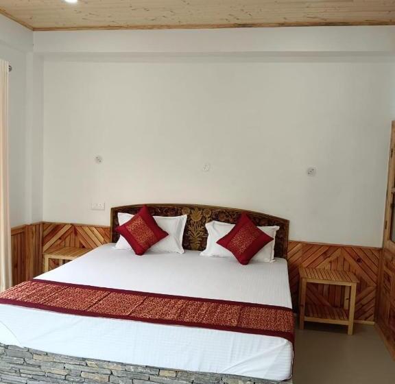 デラックスルーム, Royal Castle, Kamru