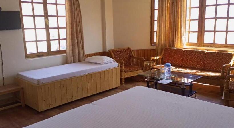 キングサイズベッドのデラックスルーム, Royal Castle, Kamru