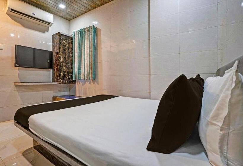 חדר קלאסי לשלושה, Taj Lodging