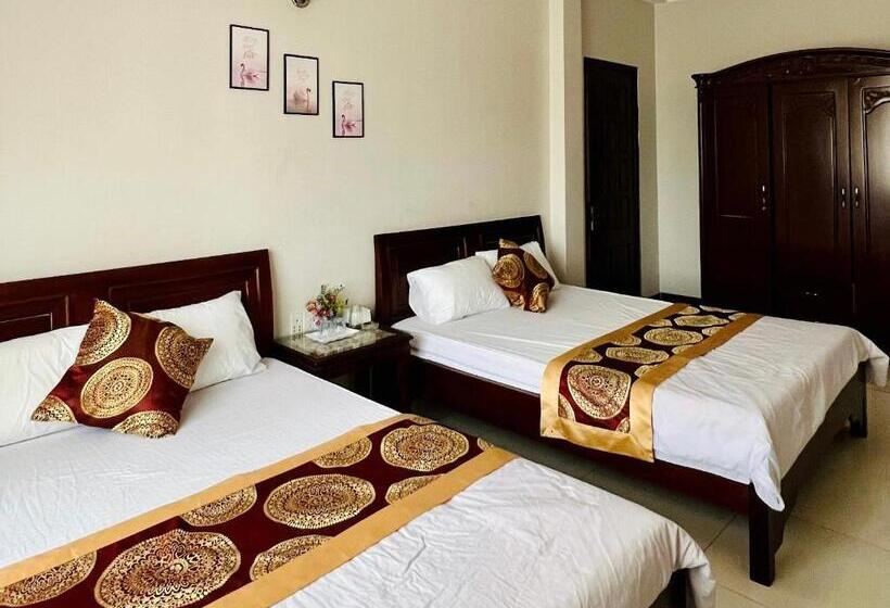 اتاق لوکس خانوادگی, Thanh Ha