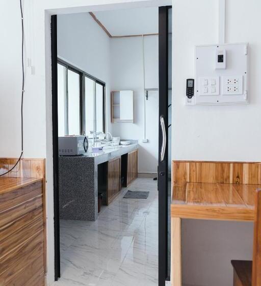 جناح سرير كينج, Tulip