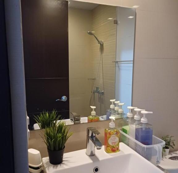 سوئیت با بالکن, Newpointe Suite