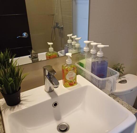 سوئیت با بالکن, Newpointe Suite