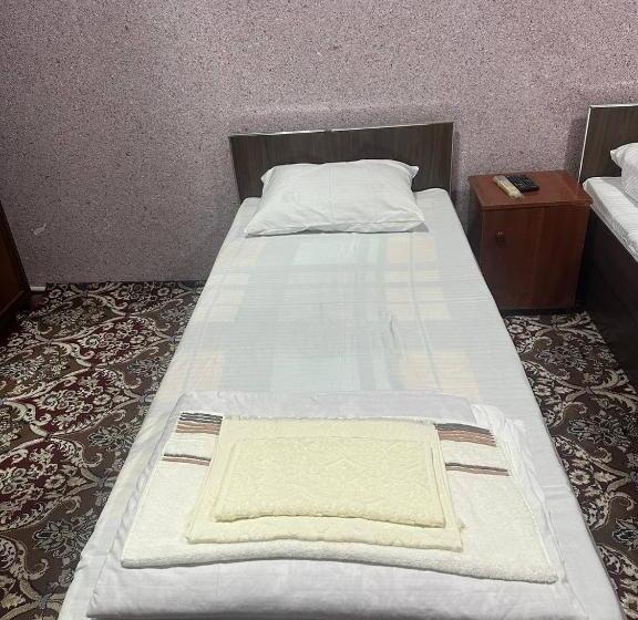 سرير فى غرفة مشتركه, Karakalpak Travel