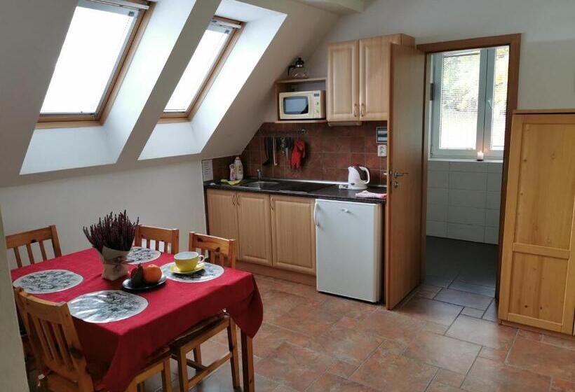 جناح عائلي, Penzion Mia