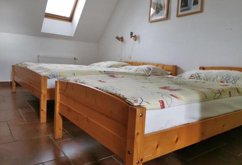 جناح عائلي, Penzion Mia