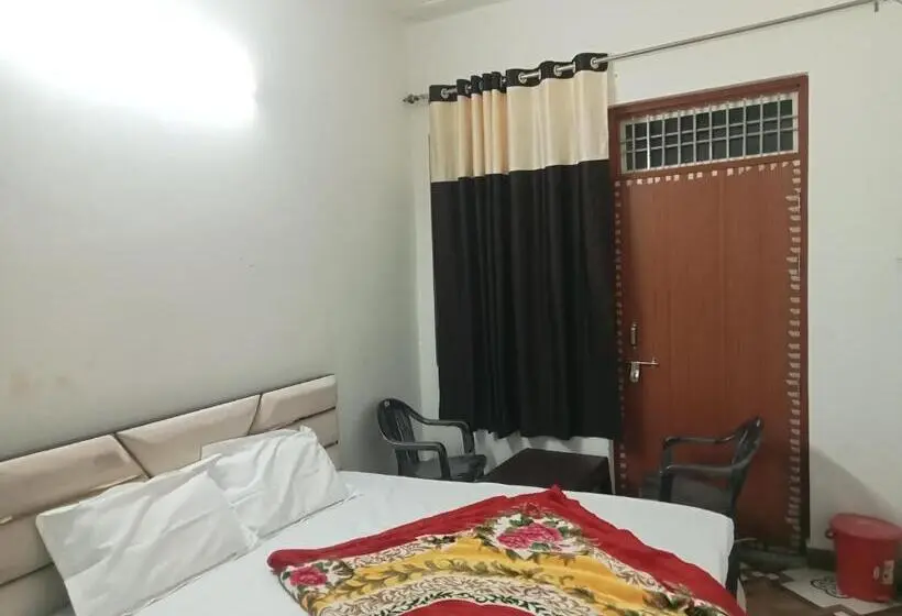 Standard-huone, Shree Govind Dham