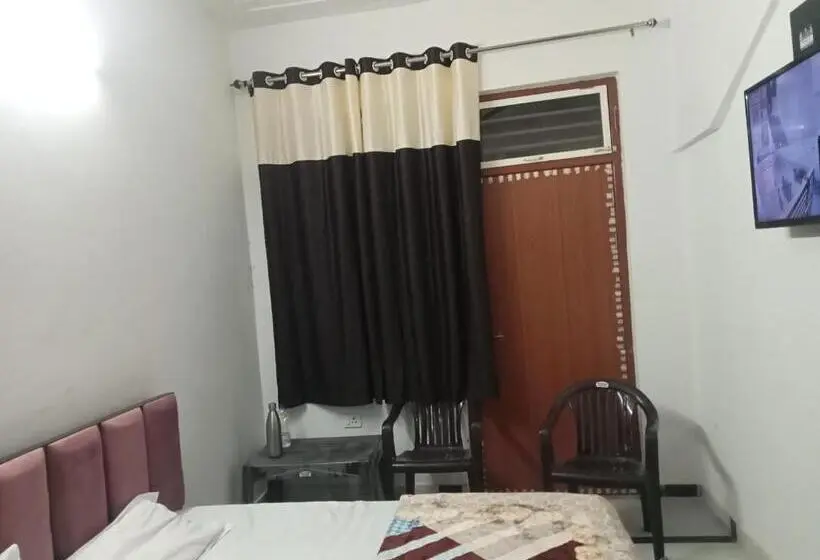 Standard-huone, Shree Govind Dham