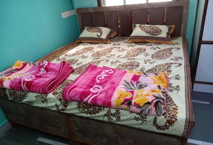 غرفة عائلية, Shree Shiv Tara Guest House