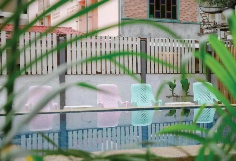 ファミリールーム, Lanesra Apartment