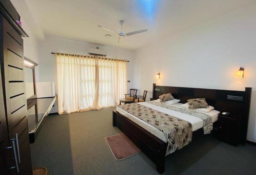 디럭스 룸, River Park Hotel   Hikkaduwa