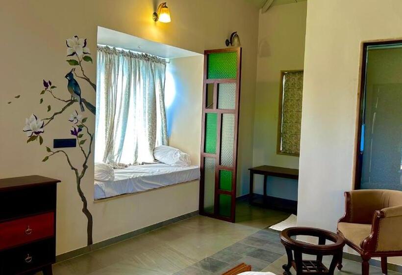 חדר סטנדרט עם מיטת קינג, Saiprasad Tiger Resort