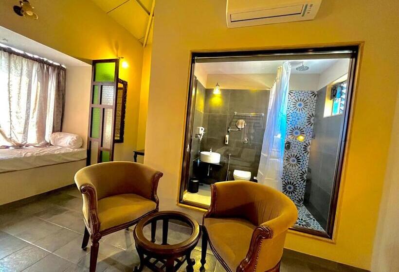 חדר סטנדרט עם מיטת קינג, Saiprasad Tiger Resort