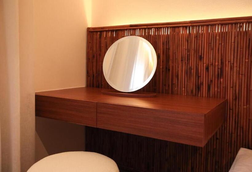 اتاق استاندارد با چشم‌انداز دریاچه, The Zen Wellness Resort
