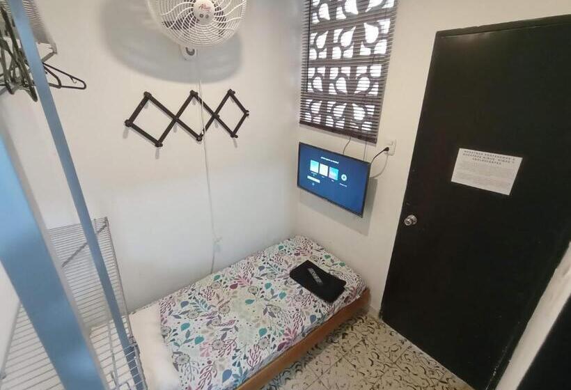 Basic Yhden Hengen Huone, Casa Tamarindo