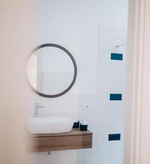 غرفة قياسية مزوَّدة بشُرفة, Brezza