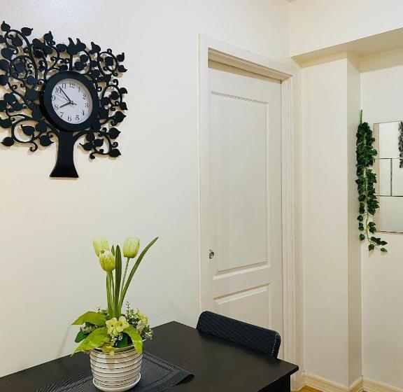 1 Sovrums Lägenhet, Cozy And Minimalist Room Near Airport