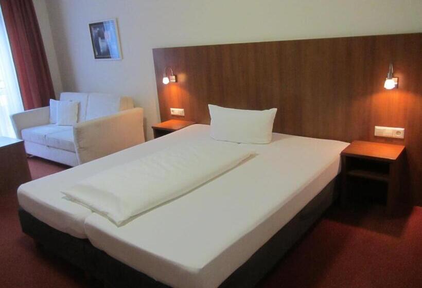 Quarto Deluxe, Das Kleine Amts