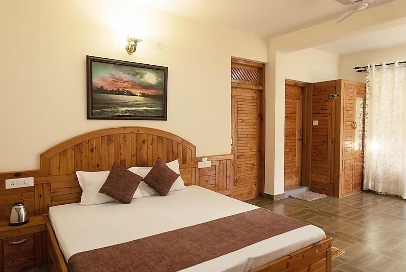 اتاق لوکس با بالکن, Elegance Retreat Manali Luxury Boutique Stay