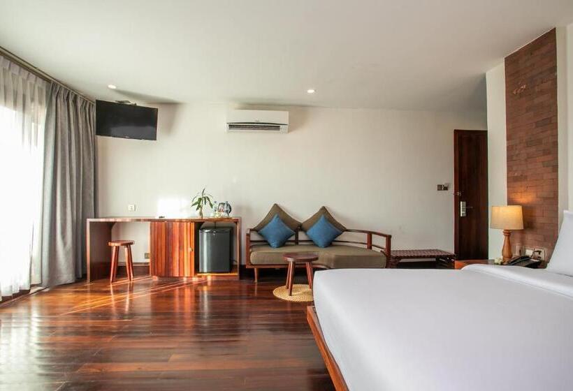 سوییت با چشمانداز استخر, Mera Residence