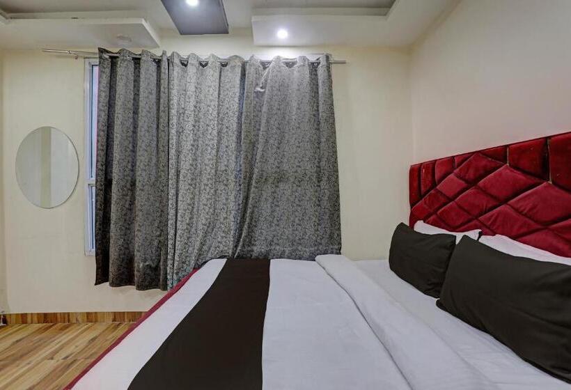 Triple Classic Room, Oyo Miraaz