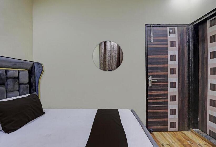 Triple Classic Room, Oyo Miraaz