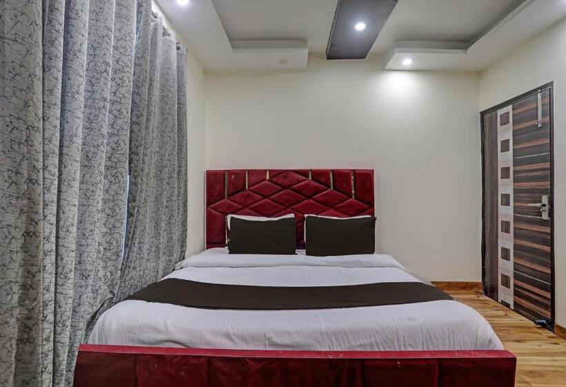 Triple Classic Room, Oyo Miraaz