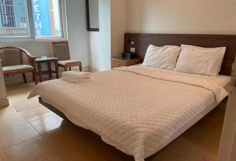 اتاق لوکس, Thủy Tú
