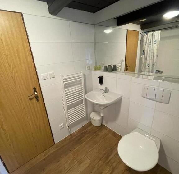 침실 2개 아파트, Chalupa Hejmovka