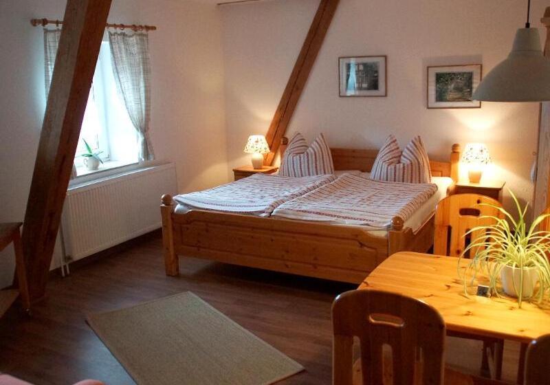 Номер Стандарт Вид на Сад, Hirschhof Hildebrandt