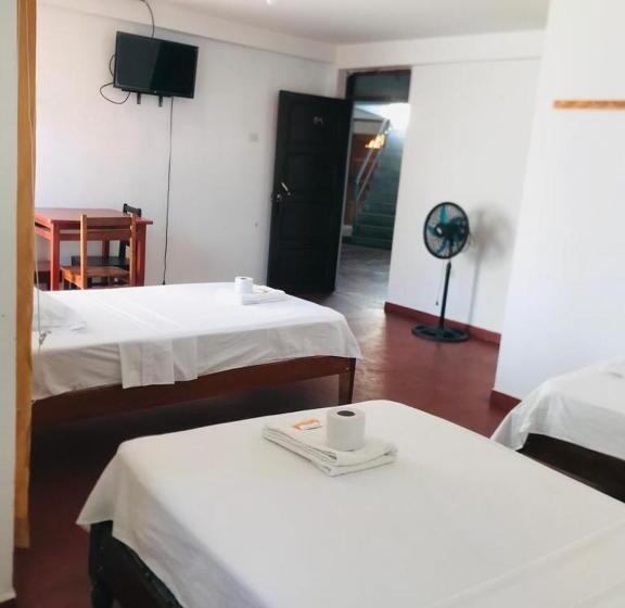 Quarto Triplo Estandar, Hospedaje Manly Paradise
