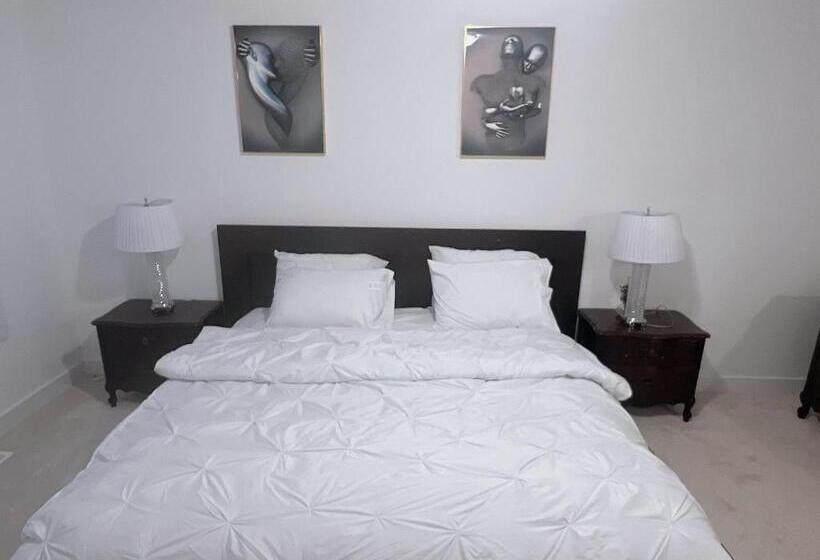 Deluxe Suite King Bed, Light House