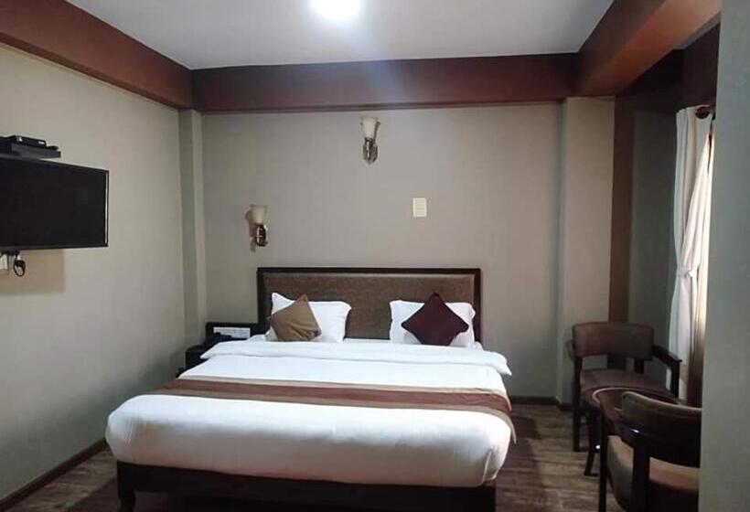 اتاق لوکس خانوادگی, Serling Guest House