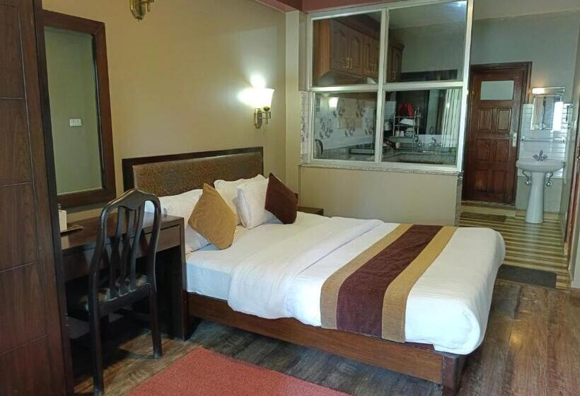 اتاق لوکس با بالکن, Serling Guest House