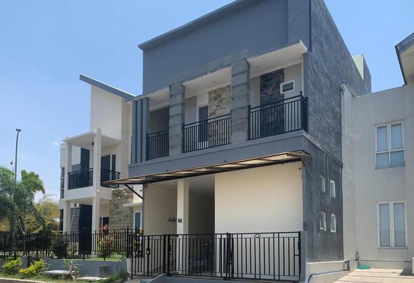 Номер Стандарт, Twospaces Living At Panorama Eco Stay, Batu Malang