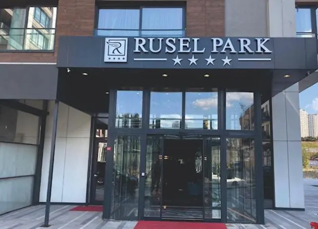 バルコニー付き１ベッドルームアパートメント, Rusel Park Residence