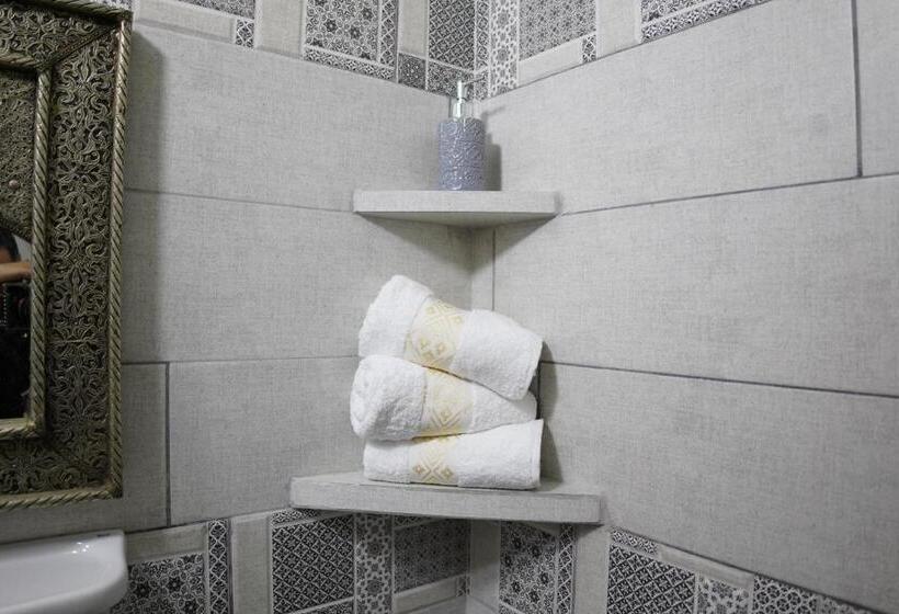 Cama em Quarto Partilhado, Tamraght 1