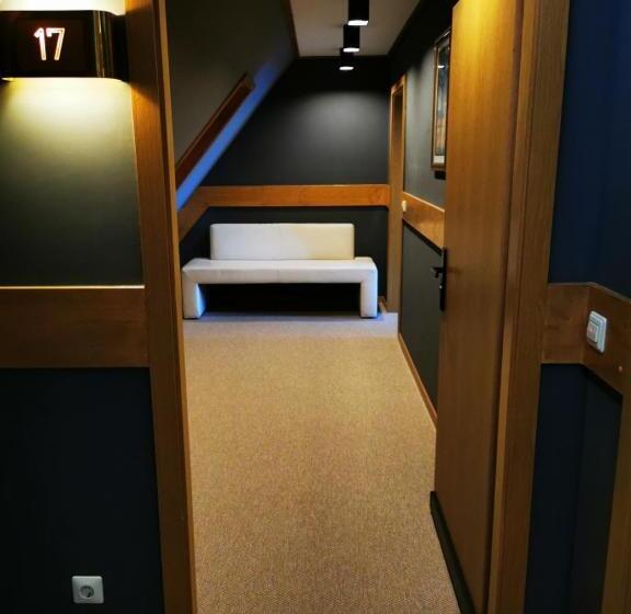 スタンダードルーム, Alter Hof