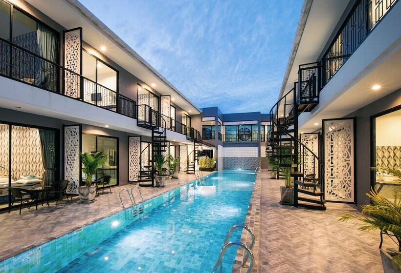 プールの見えるスーペリアルーム, Chanakarn Pool Access Rawai